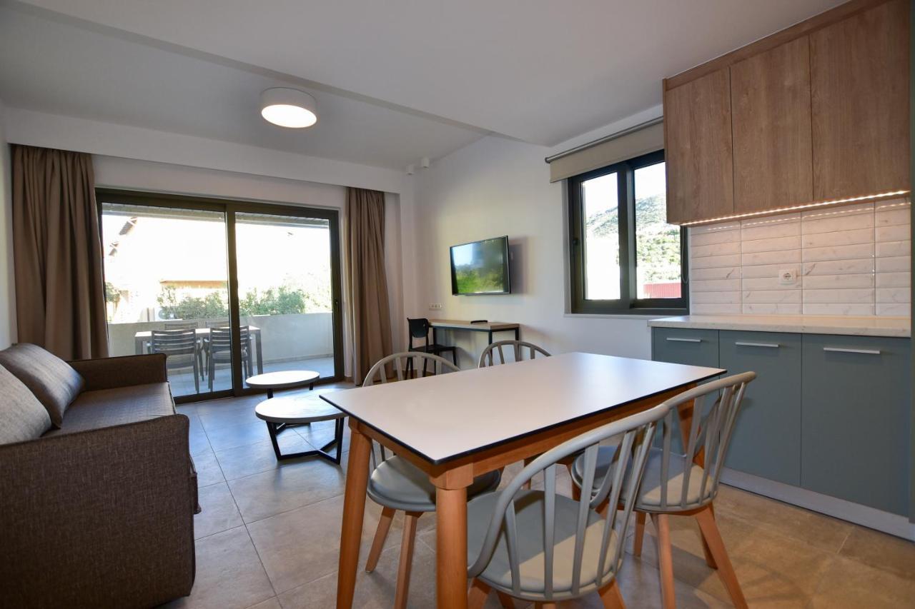 Rosemary Apartments Палиохора Екстериор снимка